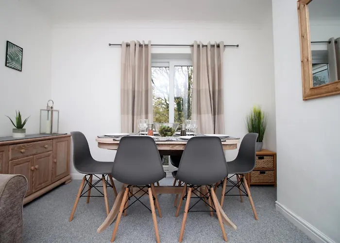 Parkview - Spacious 3 Bed - Parking - Wifi