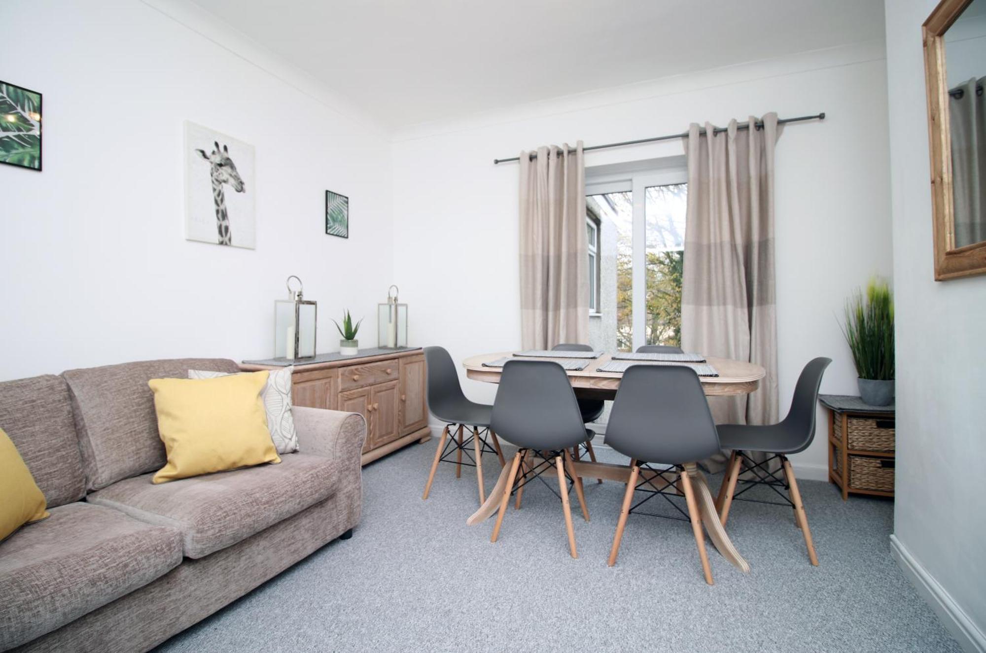 Parkview - Spacious 3 Bed - Parking - Wifi Apartment Newport (Gwent)