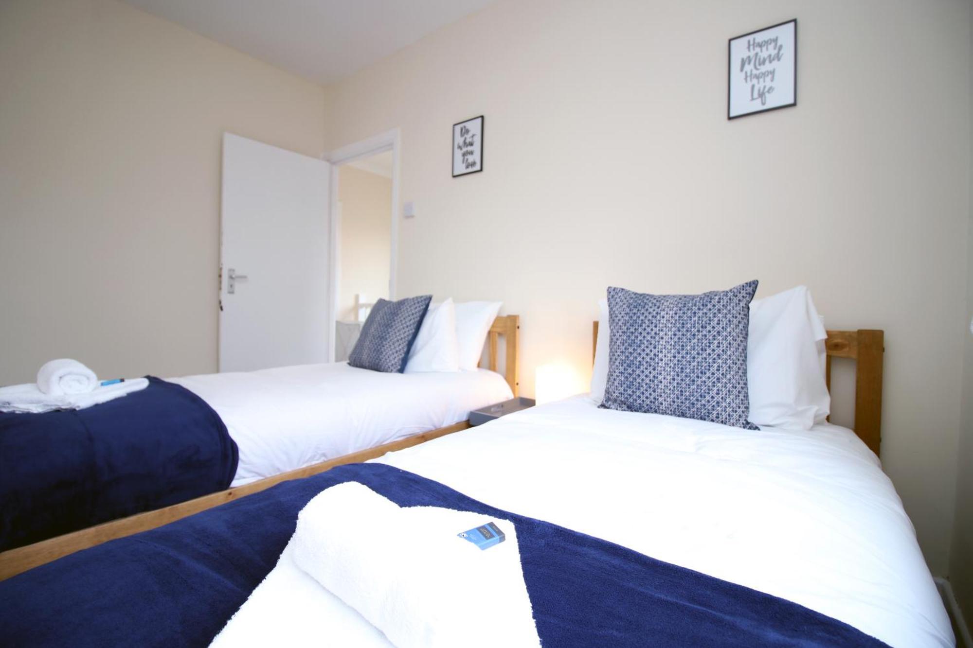 Parkview - Spacious 3 Bed - Parking - Wifi * Newport (Gwent)